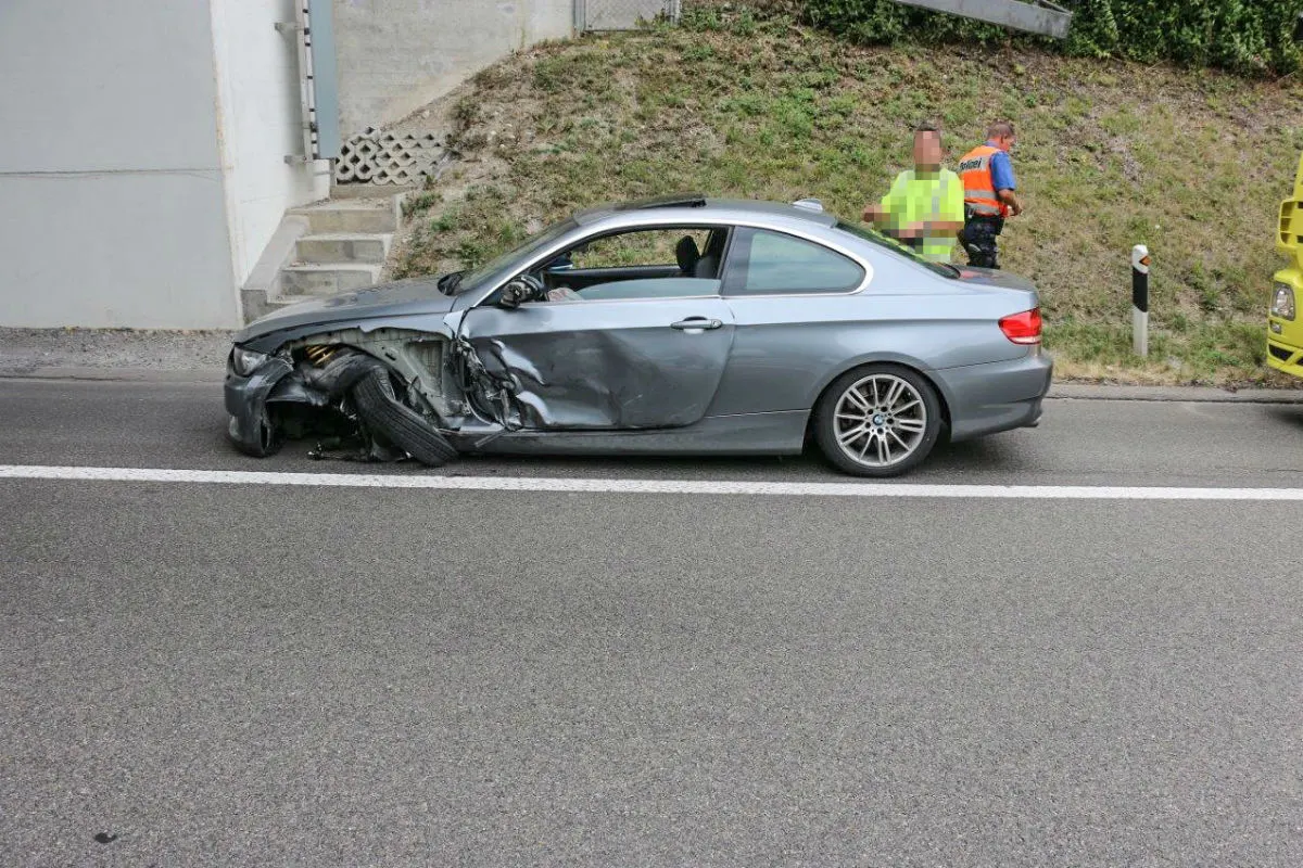 A1/Illnau-Effretikon ZH - Raser verursacht Kollision - Zeugenaufruf