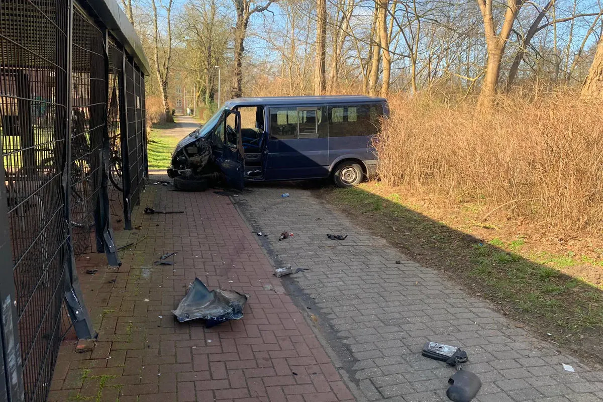 Stade – Mehrere Unfälle mit gestohlenem Transporter verursacht