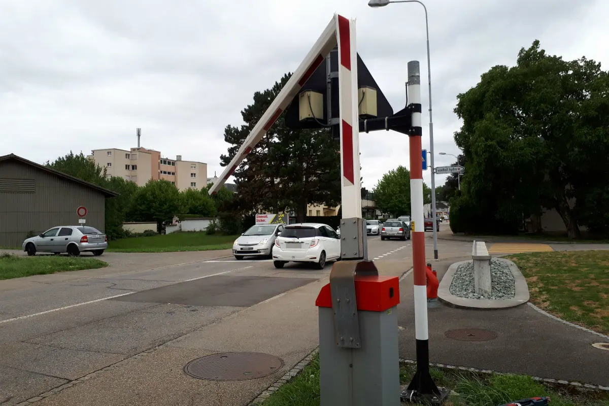 Oensingen SO - Bahnschranke beschädigt und geflüchtet - Zeugenaufruf