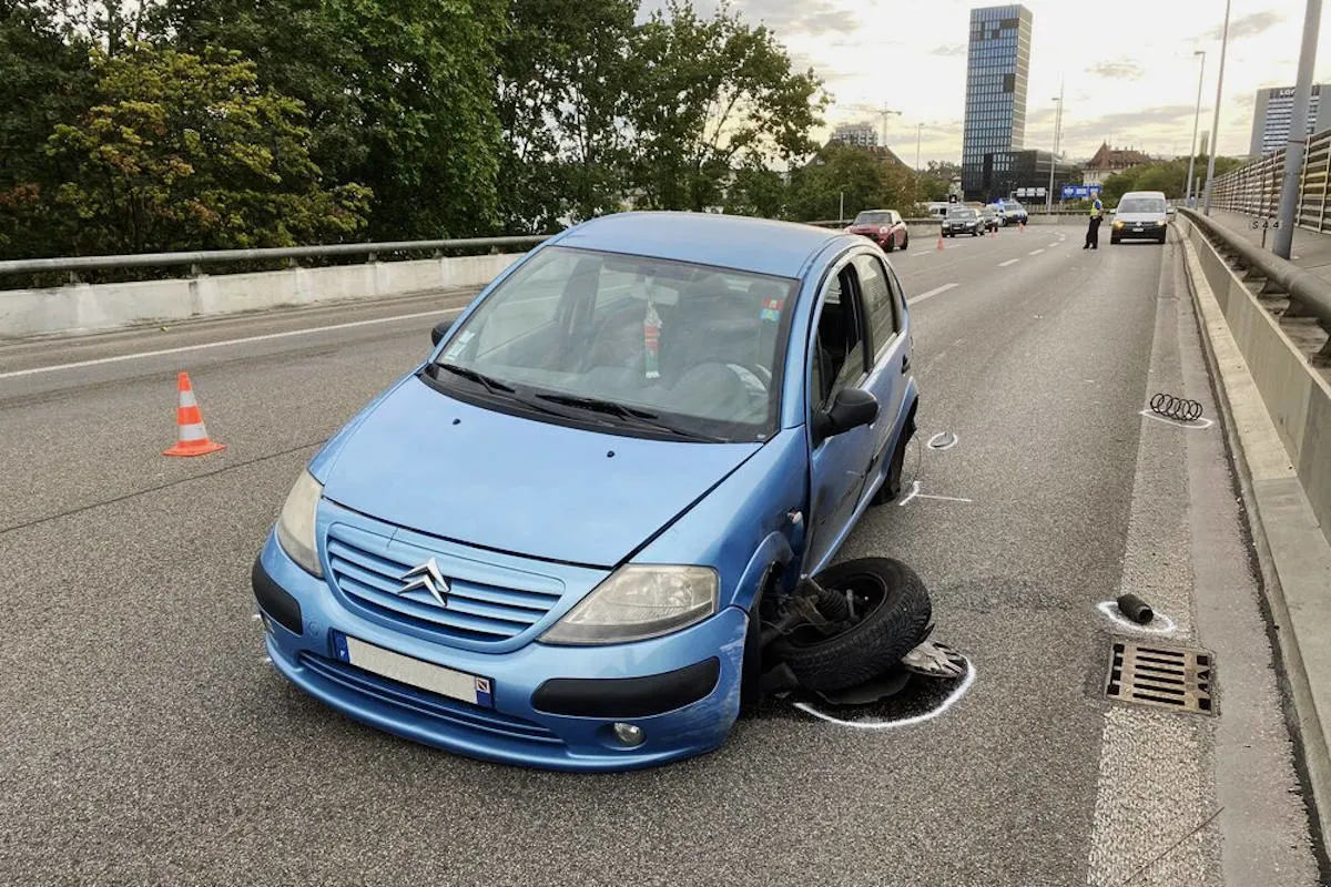 Fahrerflucht in Basel – Nach Selbstunfall von der Unfallstelle entfernt
