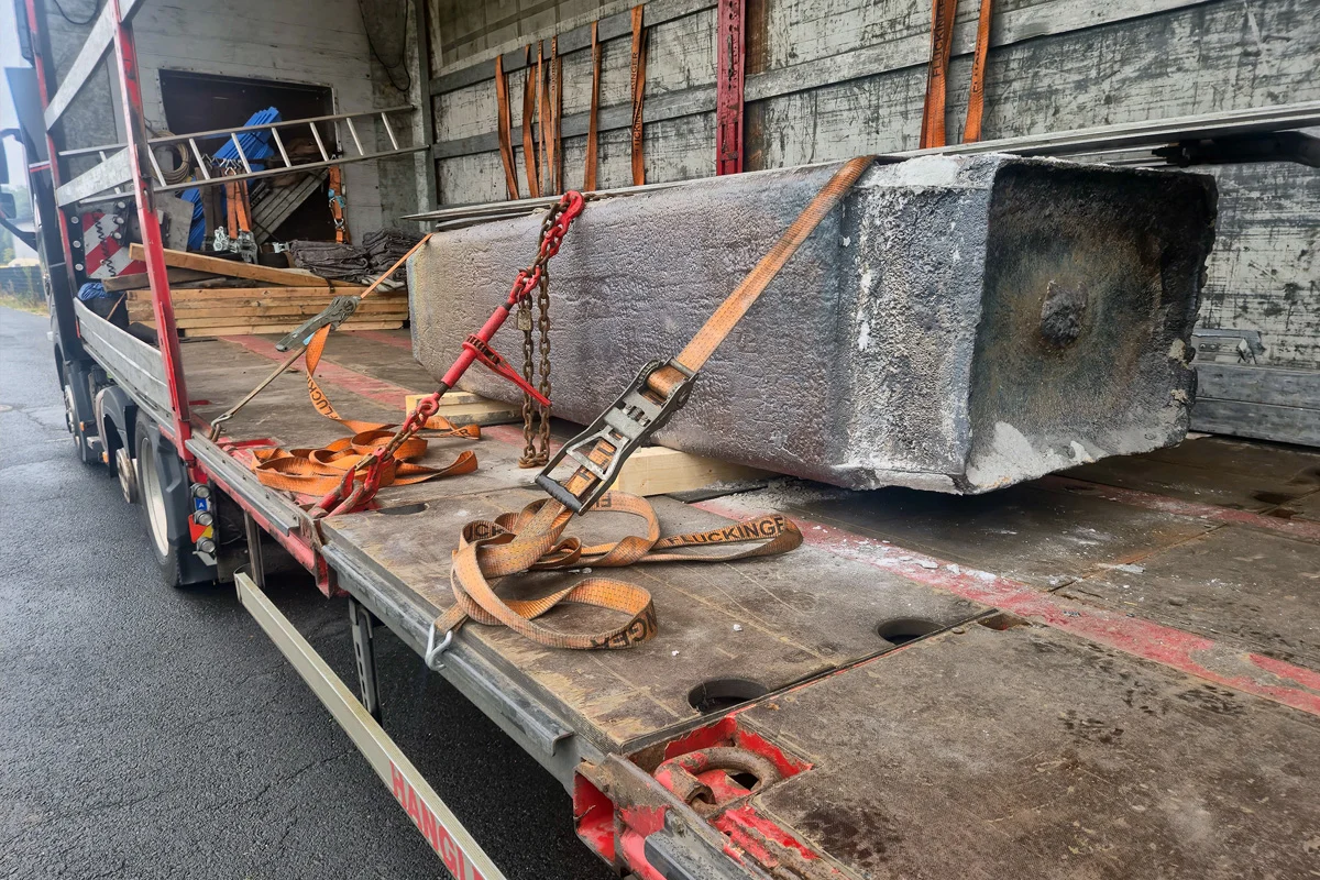 Blankenheim NW – Polizei stoppt Lkw mit ungesicherten Stahlblöcken