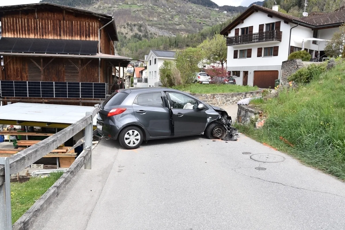 Tomils GR – Autofahrerin nach Unfall im Spital