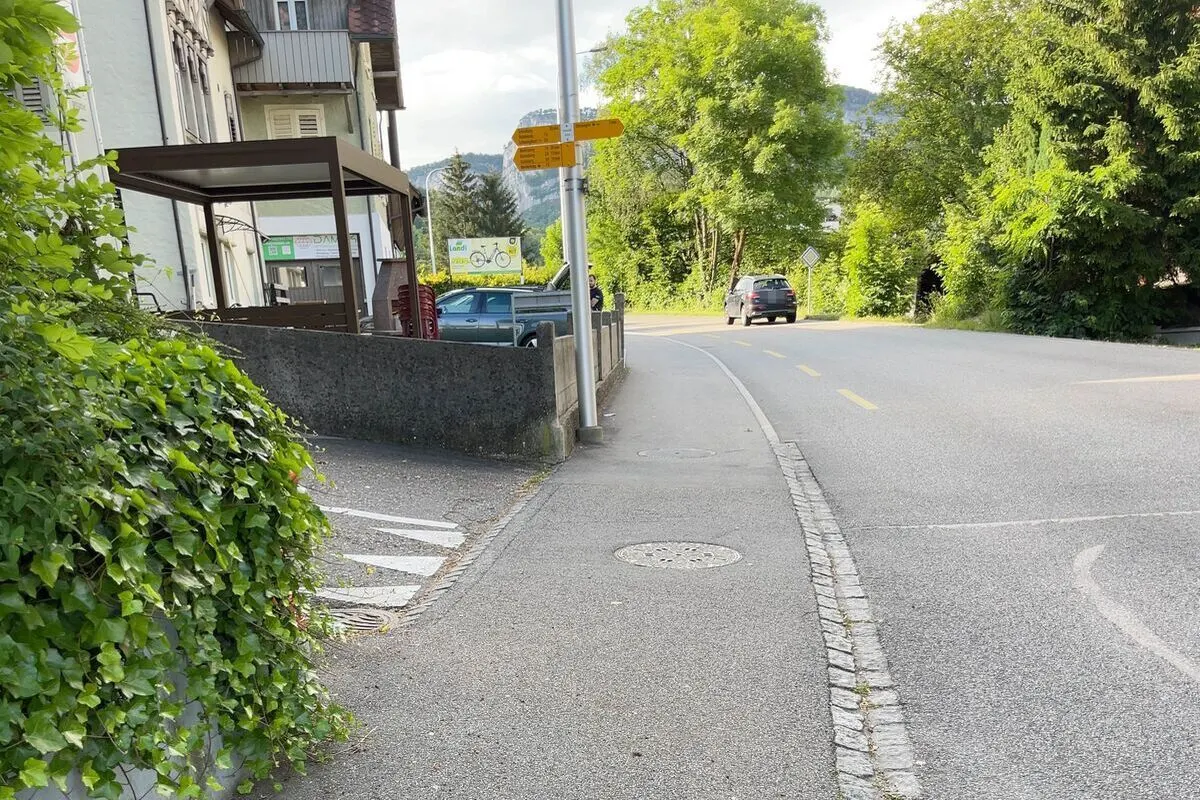 Oensingen SO - Fahrradlenker flüchtet nach Unfall 