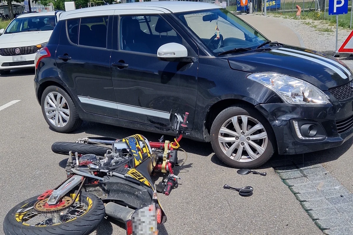 Zuzwil SG - Motorradfahrer (17) bei Unfall verletzt