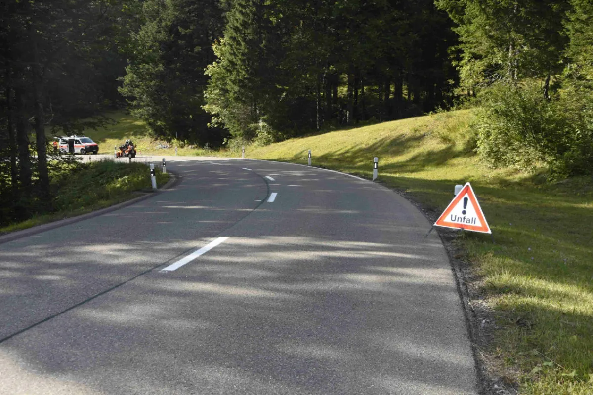Ennetbühl SG - Mit Rennrad gestürzt