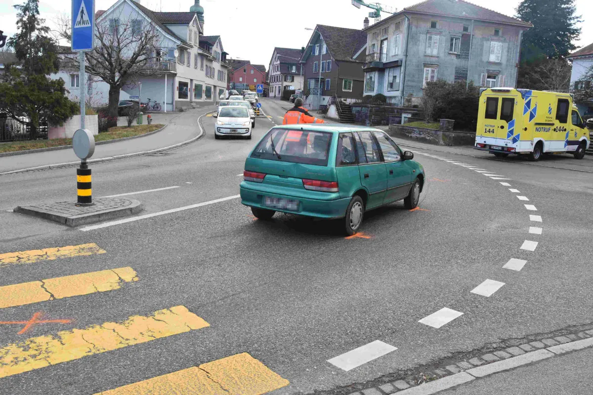 Flawil SG - 83-jährige Fussgängerin verletzt