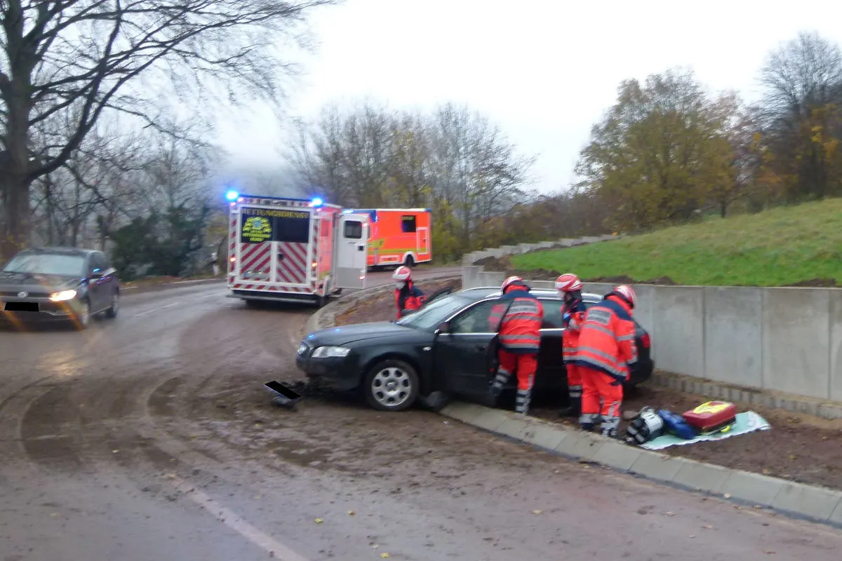 Tragödie in Bad Oeynhausen – Schwerer Verkehrsunfall mit einer tödlich verletzten Person 