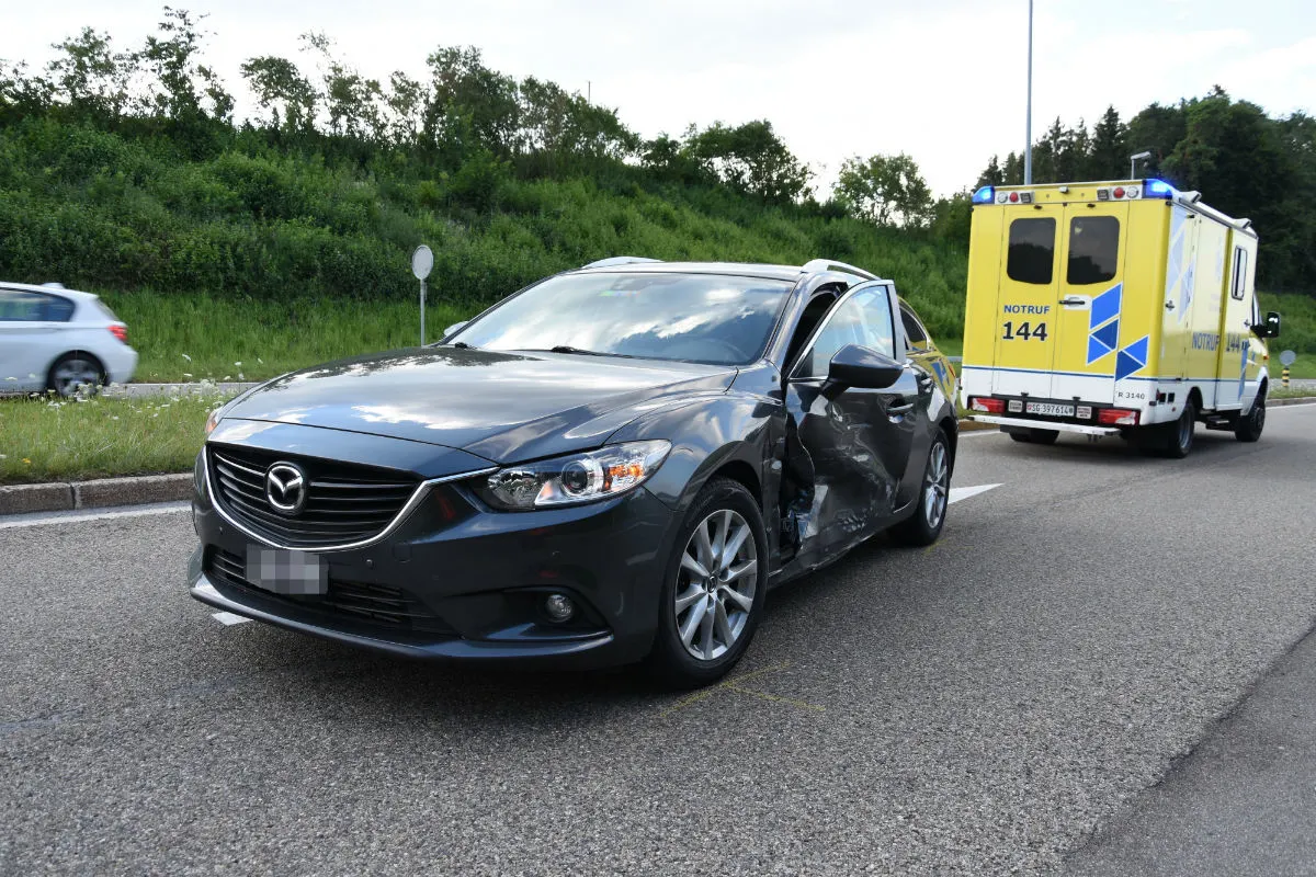 Gossau SG - Beim Abbiegen mit Auto kollidiert