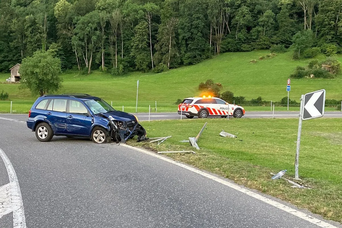 Verkehrsunfall heute aufgrund von Sekundenschlaf in Bilten GL
