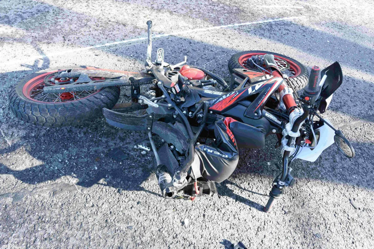 Widnau SG - Auf vereister Fahrbahn mit Auto kollidiert