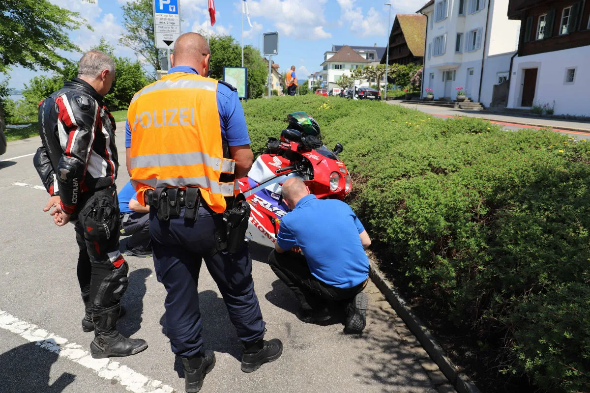 Zug ZG - Bei Motorradkontrolle verschiedene Mängel festgestellt
