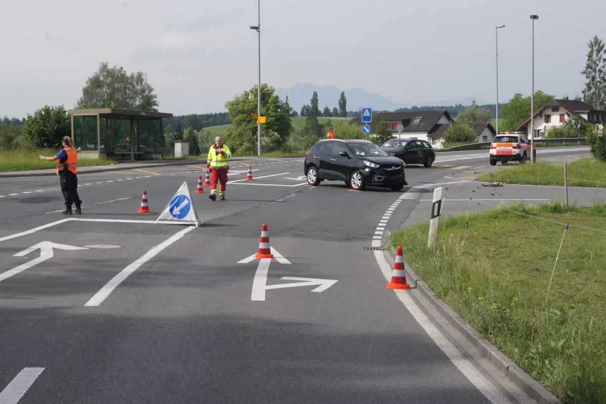 Hünenberg ZG - Schutzengel für zwei Fahrzeuglenkende