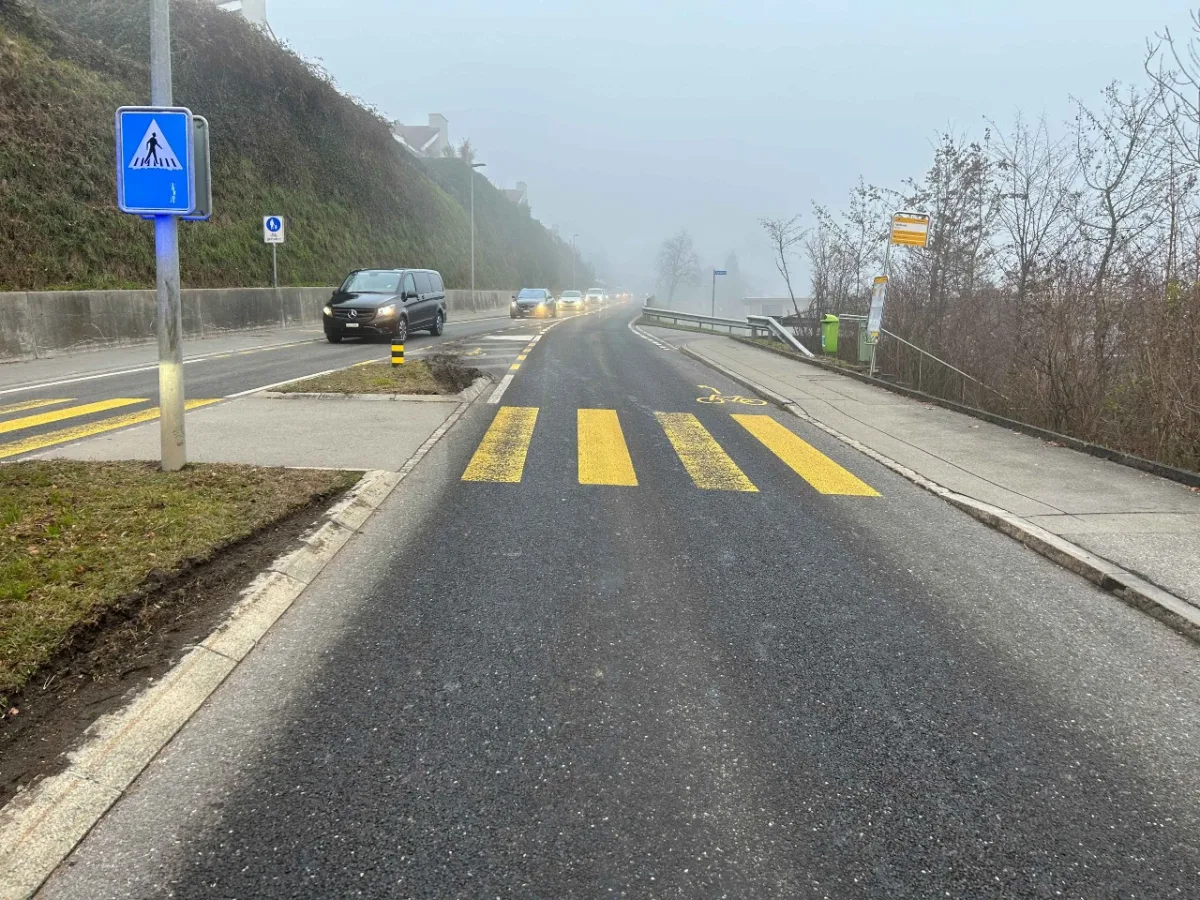 Sarnen OW - Fahrradfahrer nach Kollision mit Auto schwer verletzt - Sarnersrasse gesperrt