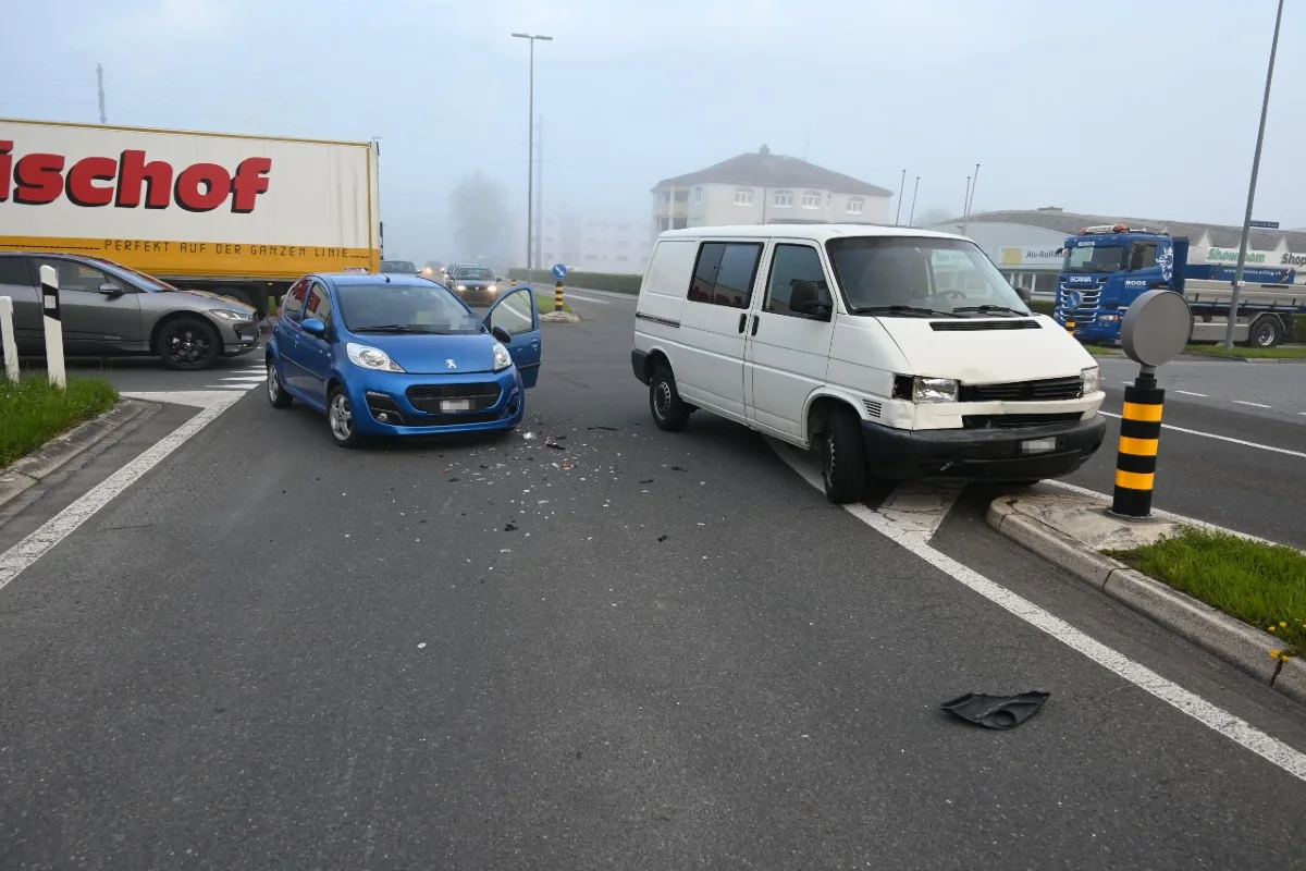  Sennwald SG - Verkehrsunfall endet mit einer verletzten Frau