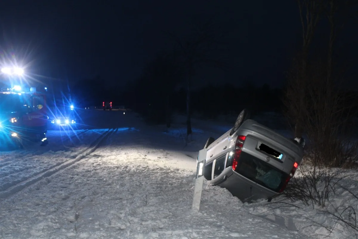 Nideggen NW - Auf glatter Fahrbahn ins Rutschen gekommen 