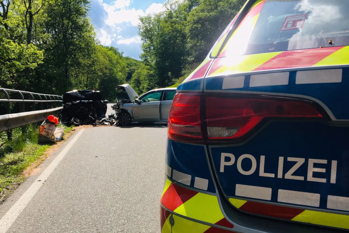 Schwerer Verkehrsunfall auf der B50