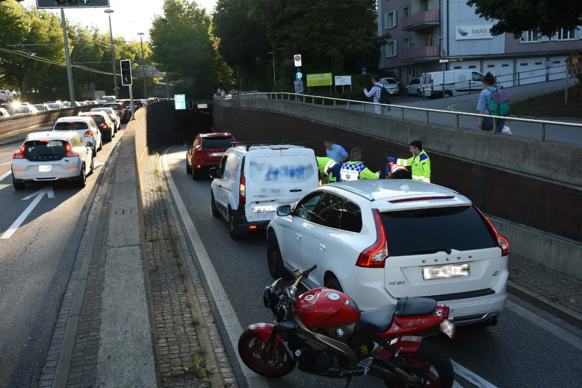 St. Gallen SG - Vier Leichtverletzte bei Auffahrunfall
