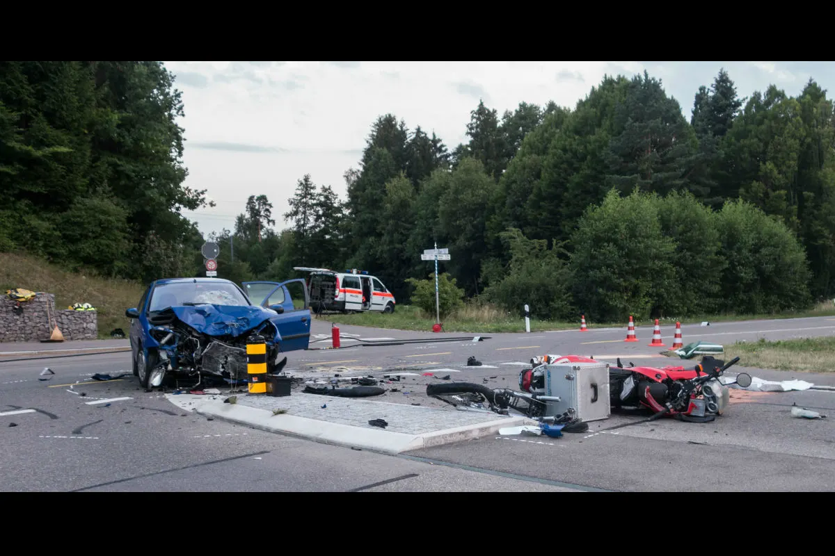Dägerlen ZH - Motorradfahrer tödlich verletzt - Zeugenaufruf