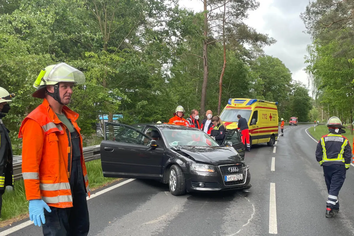 B493 Küsten – Bundesstraße nach schwerem Verkehrsunfall voll gesperrt