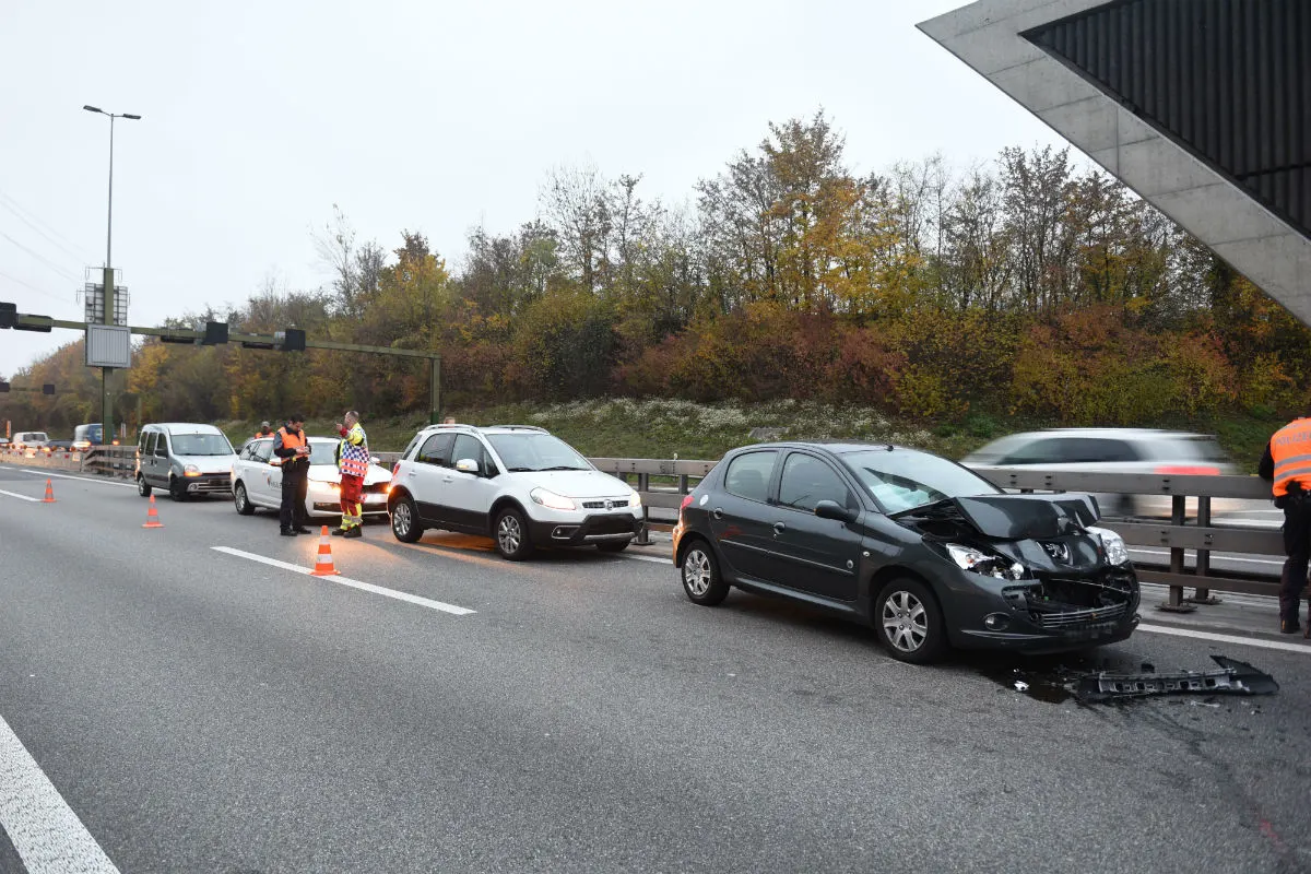 A14/Ebikon LU - Drei Auffahrunfälle sorgen für Rückstau