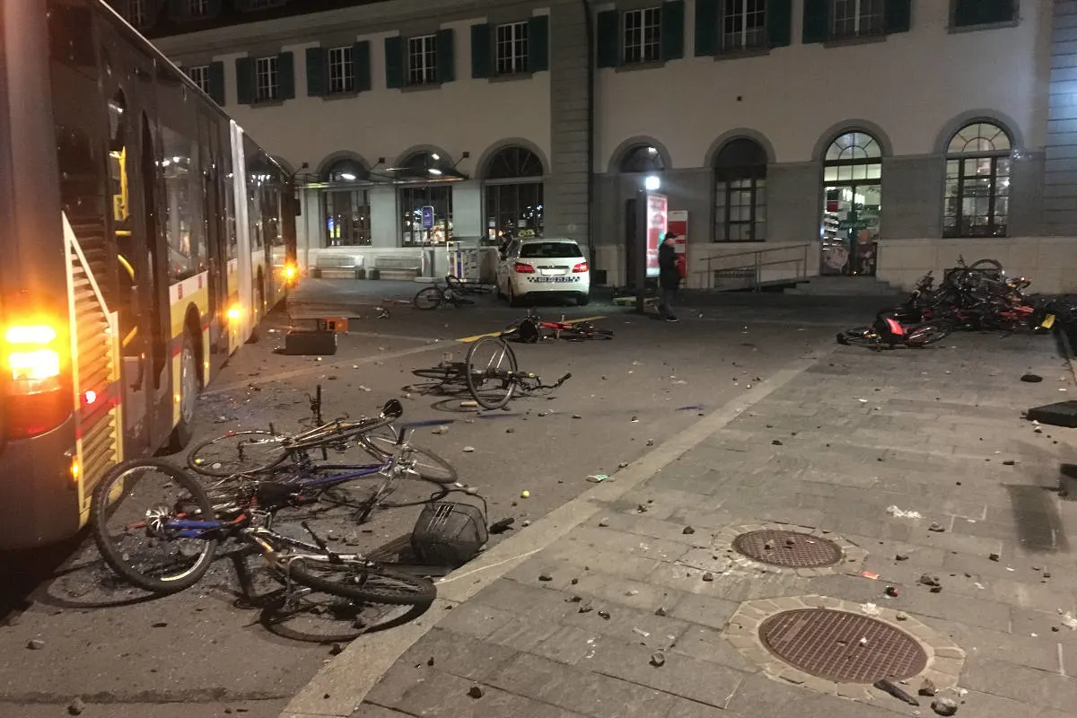 Thun BE - Massive Ausschreitungen nach Fussballspiel