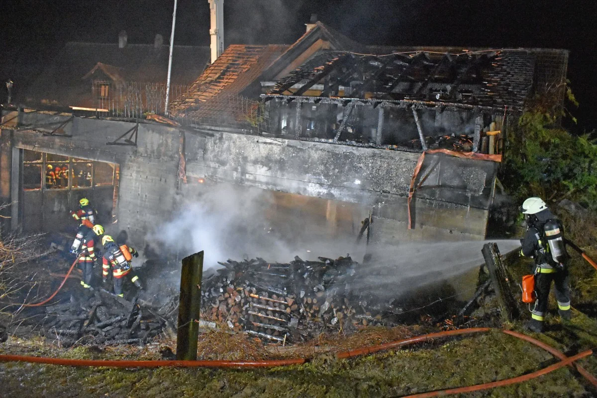  Brand in Rothenburg LU - Garage eines Wohnhauses komplett zerstört!