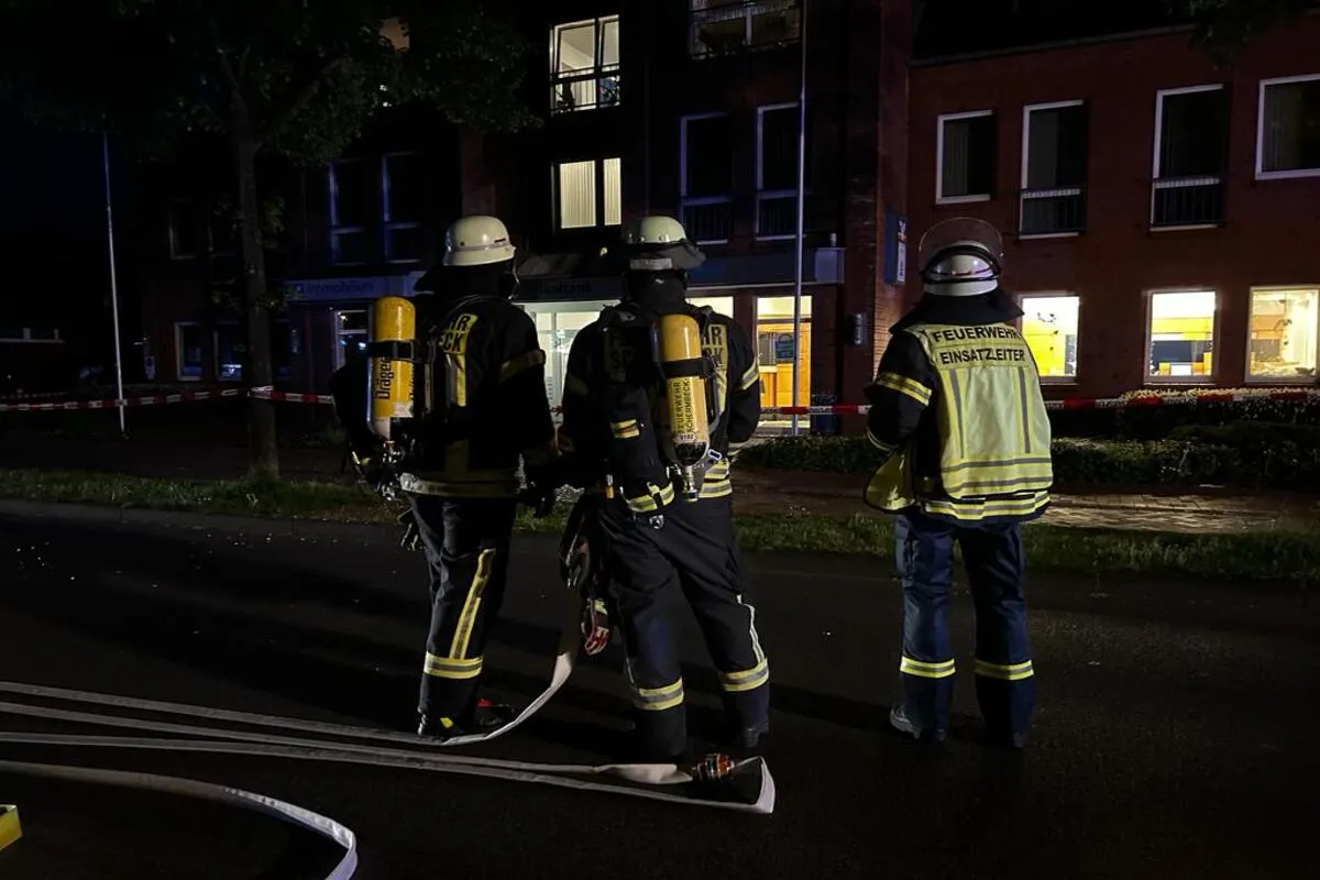 Schermbeck - Sprengung eines Geldautomaten löst Feuerwehreinsatz aus 