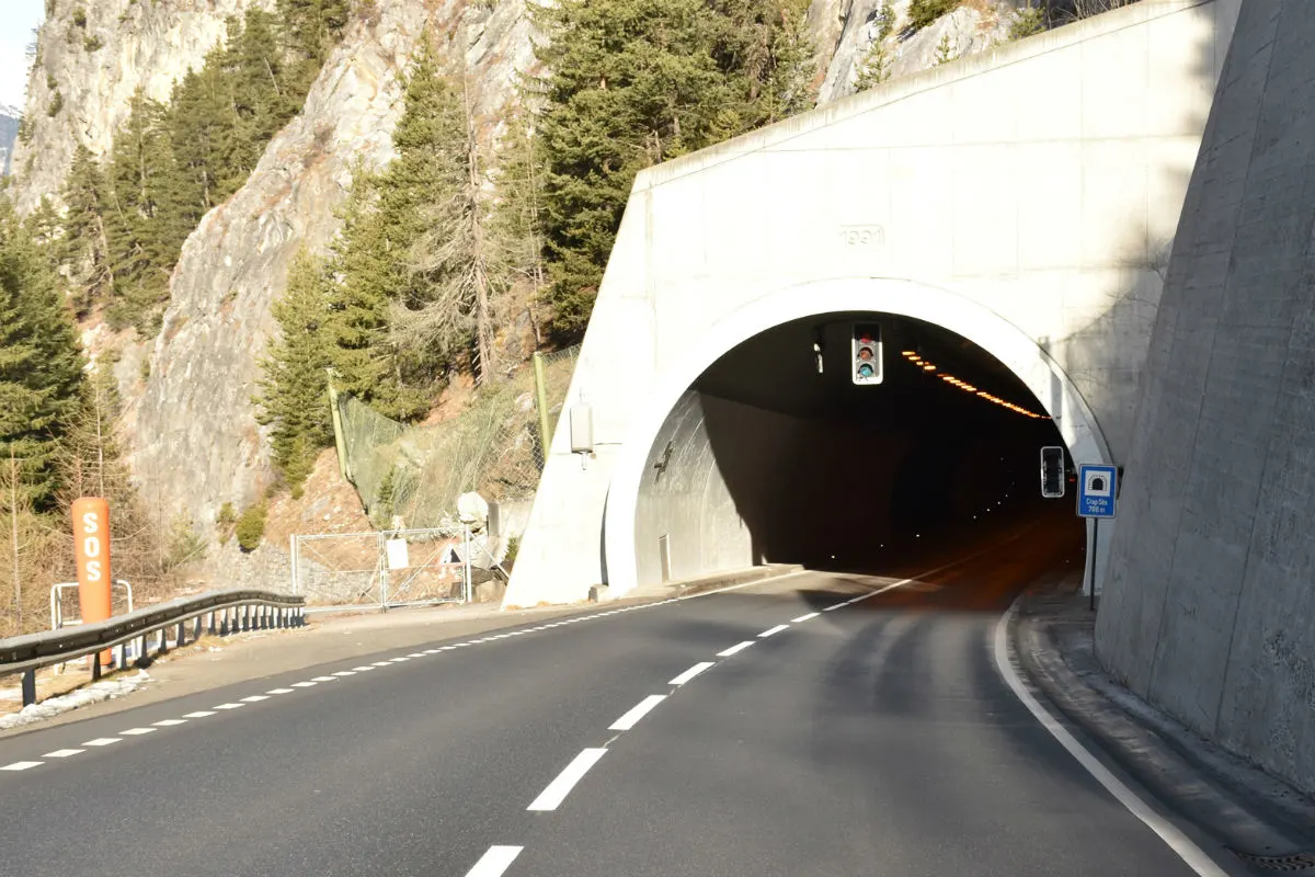 Bivio GR - Einschleichediebstahl aufgeklärt - Täter im Tunnel gestoppt