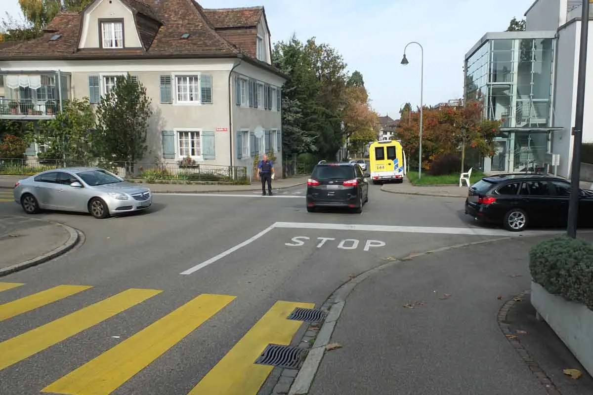 Rorschach SG - Velofahrerin bei Kollision mit Auto verletzt
