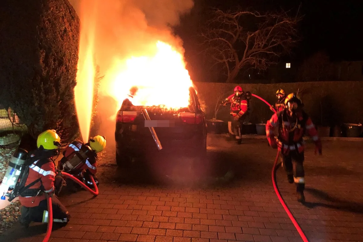 Wigoltingen TG -  Auto geht in Flammen auf