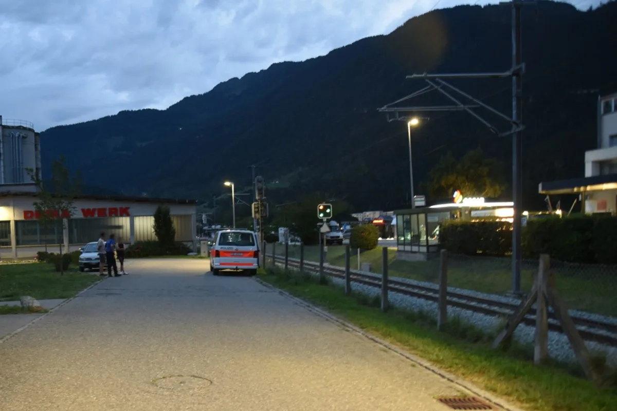 Bonaduz GR - E-Scooter-Fahrer verletzt sich bei Sturz