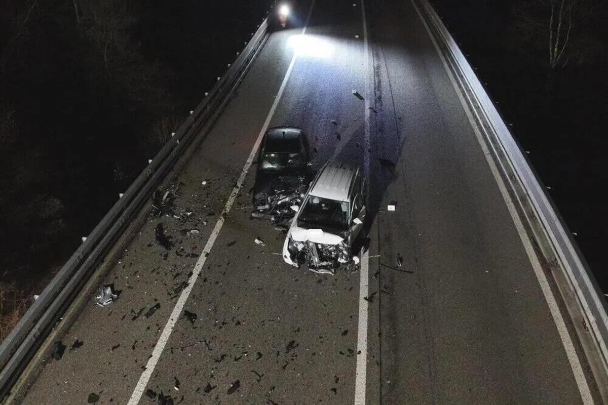 Effretikon ZH - Drei Verletzte nach Kollision zwischen zwei Autos 