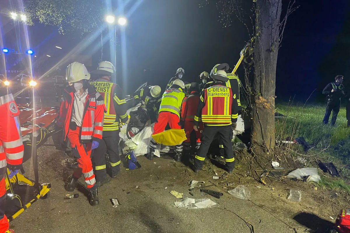 Hennef – Verkehrsunfall mit eingeklemmter Person in Süchterscheid