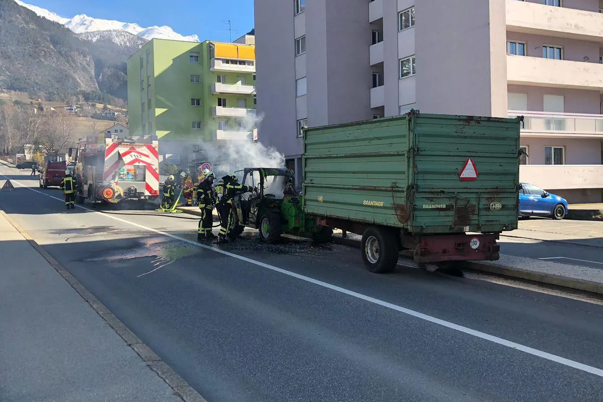 Brig VS - Fahrzeugbrand auf Simplonstrasse