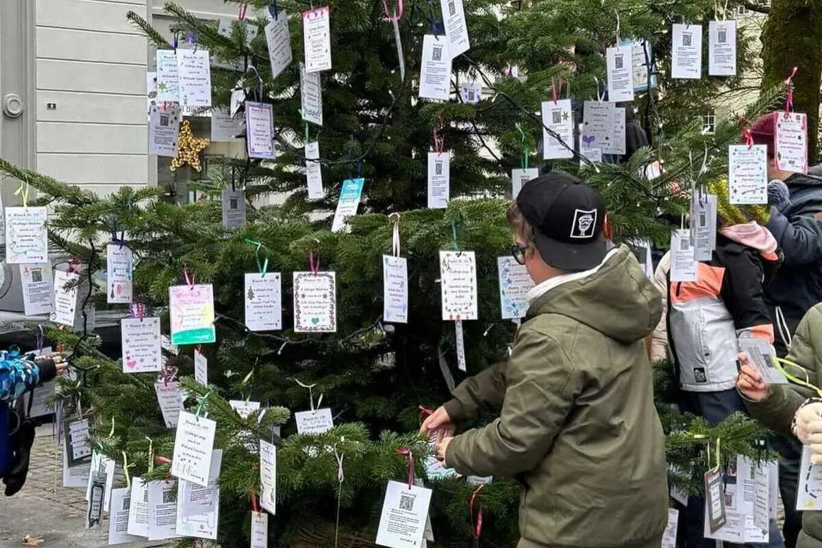 Glarus – Glarner Wunschbaum auch dieses Jahr ein voller Erfolg