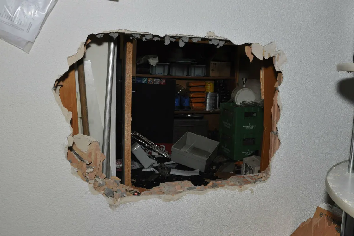 Baar ZG - In Gewerbegebäude eingedrungen