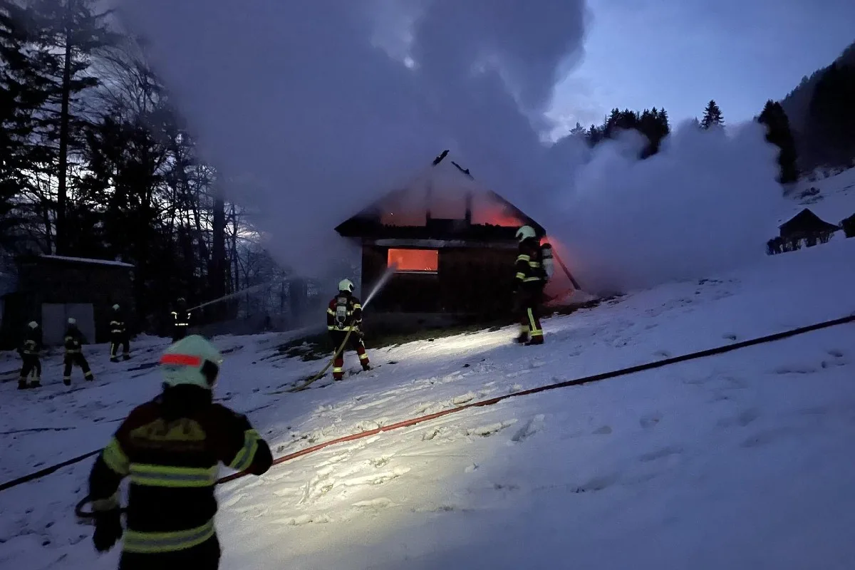 Vorderthal SZ - Stall brennt nieder