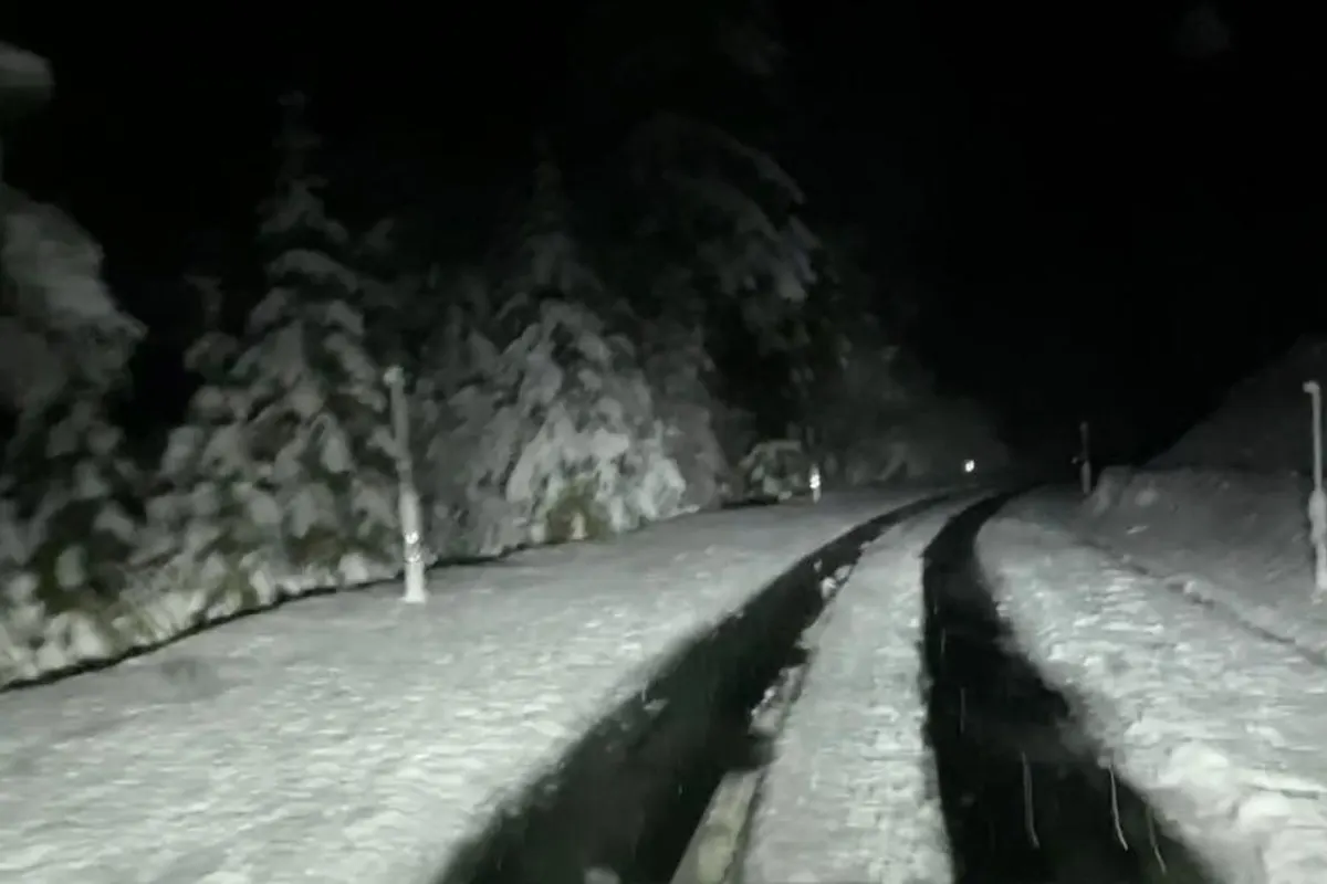 Erschwerte Verkehrsbedingungen in den Bergen - Schneefall ab heute Abend auf höher gelegenen Strassen