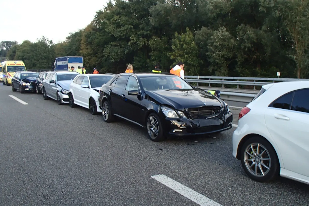 Suhr/A1 AG -  Auffahrunfall im Feierabendverkehr