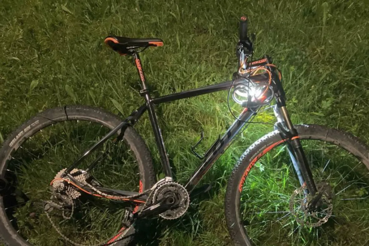 Glarus - Fahrradlenker nach Unfall im Spital 