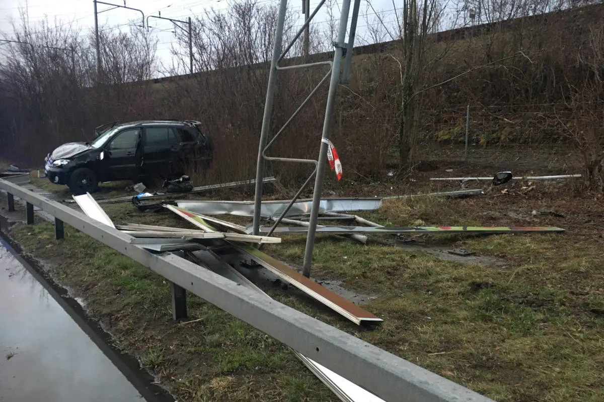 A4 Küssnacht SZ - Selbstunfall auf Autobahn endet glimpflich