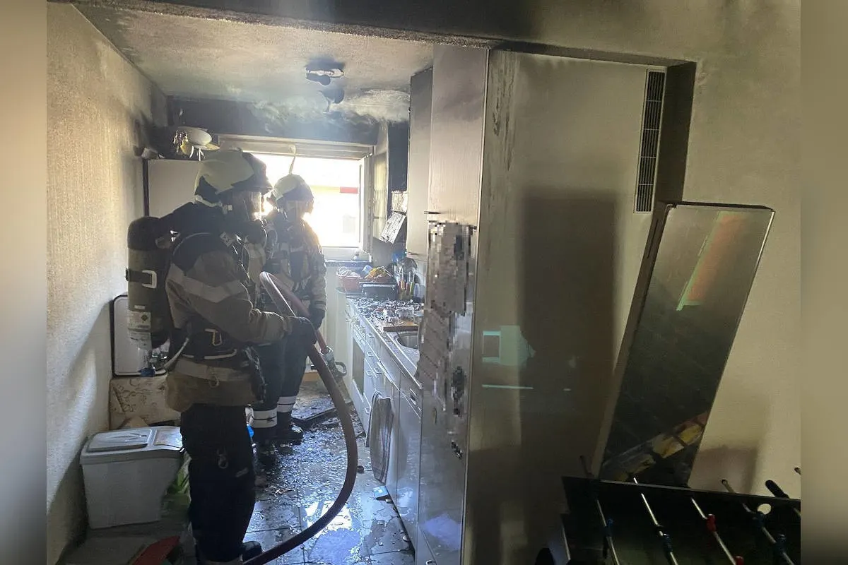 Reinach BL – Küchenbrand erfordert Feuerwehreinsatz