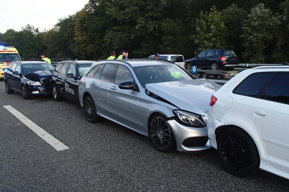 Suhr/A1 AG -  Auffahrunfall im Feierabendverkehr