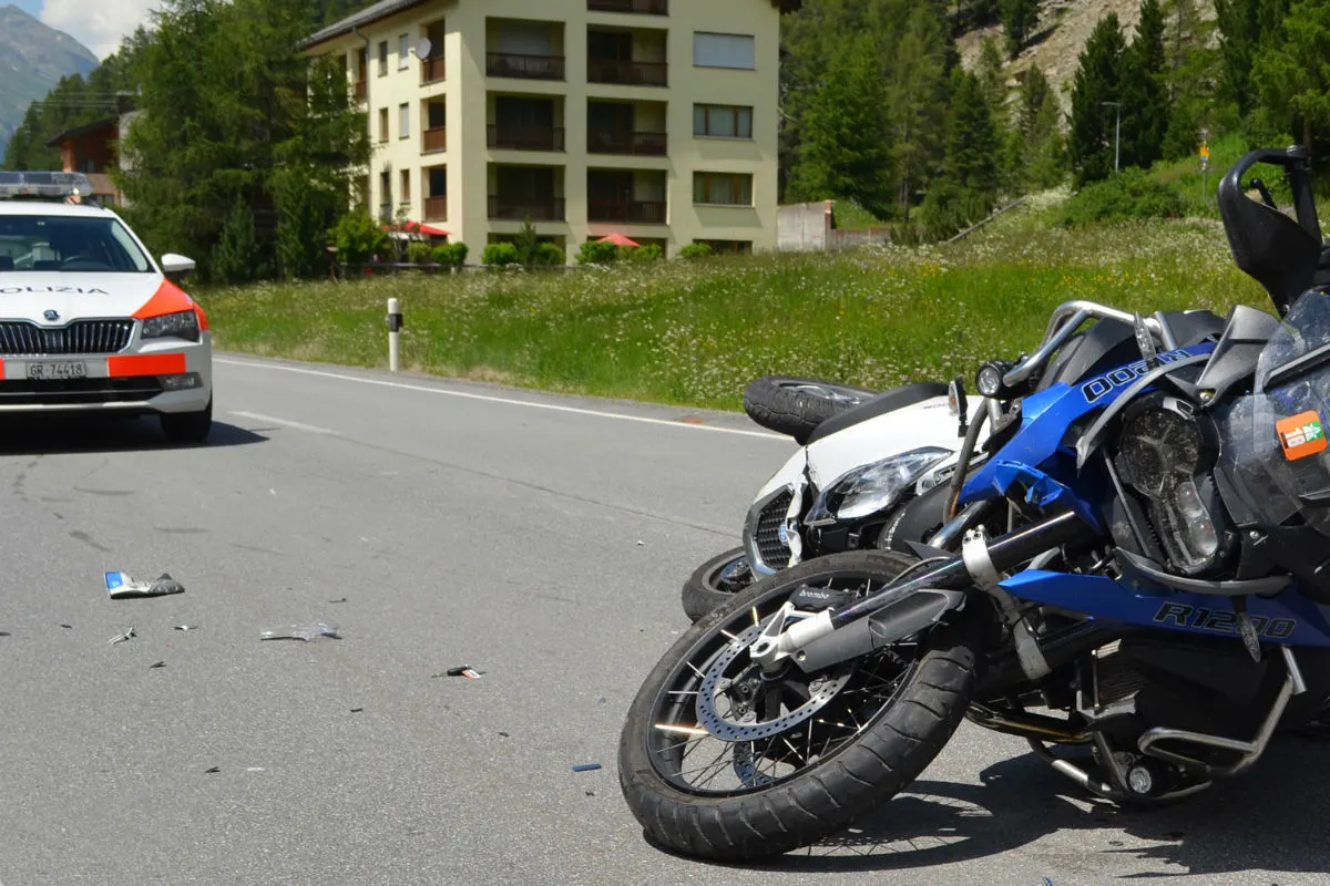 Pontresina GR - Verkehrsunfall fordert zwei Verletzte