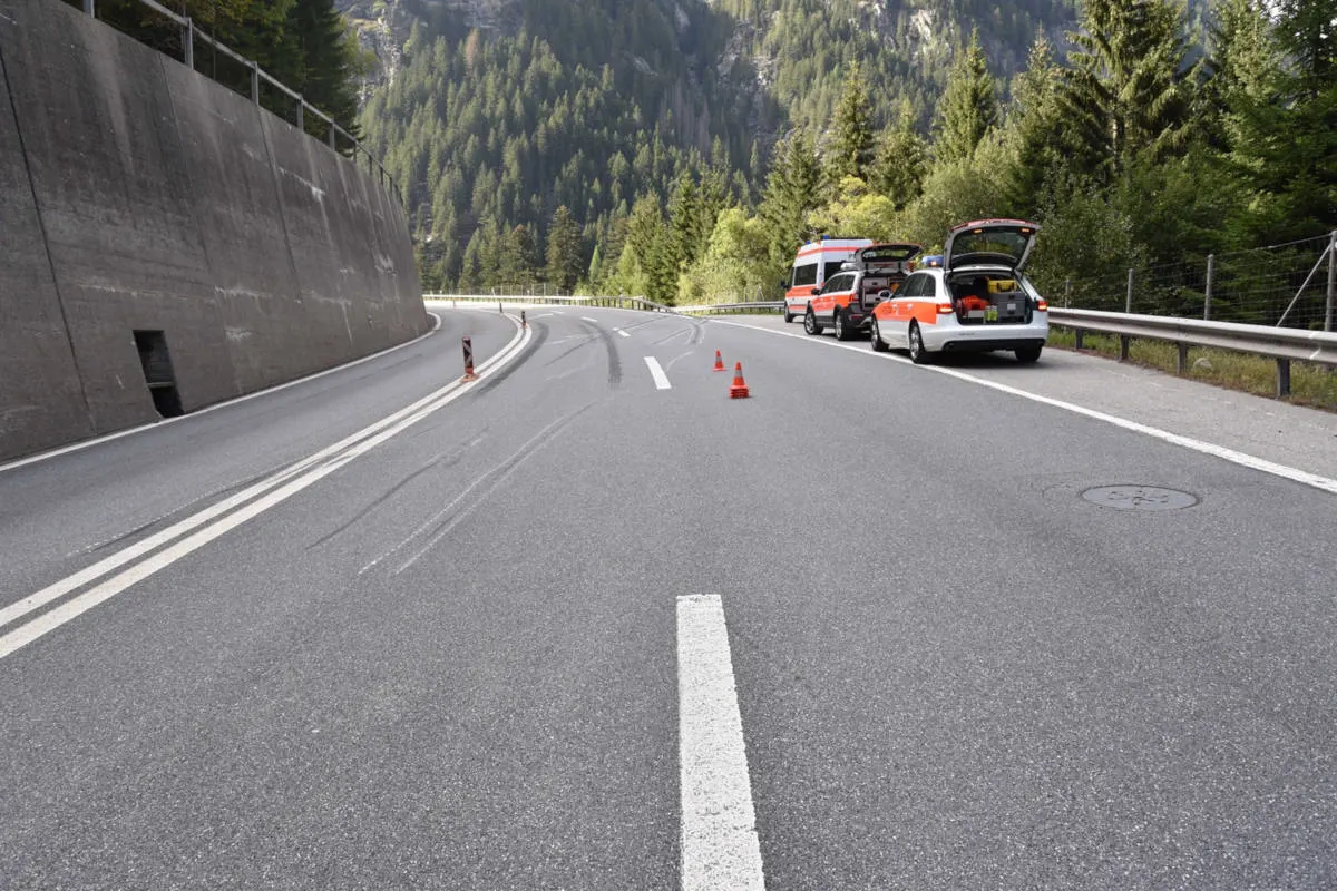 Andeer GR - Verkehrsunfall mit vier beteiligten Fahrzeugen