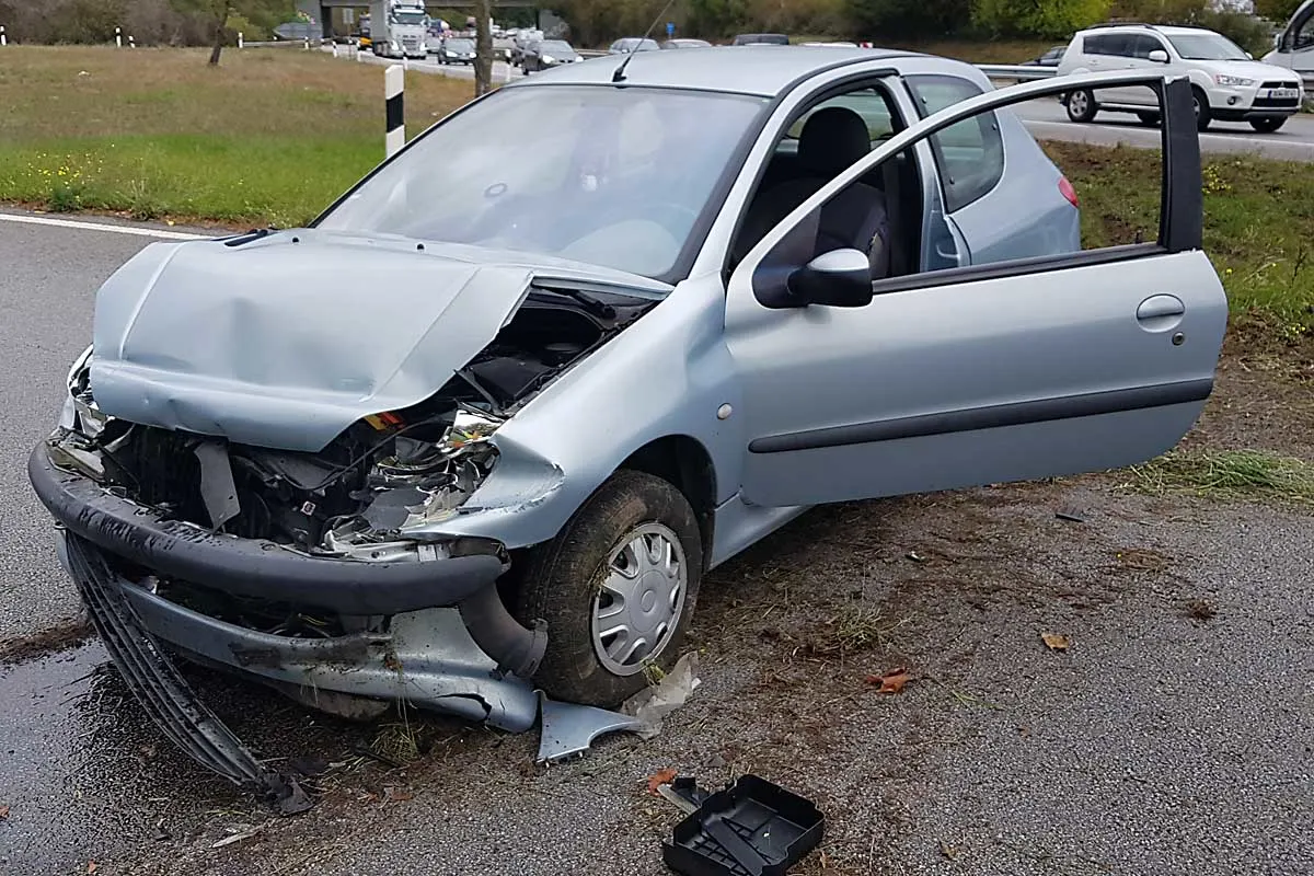 Schwerer Verkehrsunfall in Frankenthal - Autos stoßen auf B9 zusammen