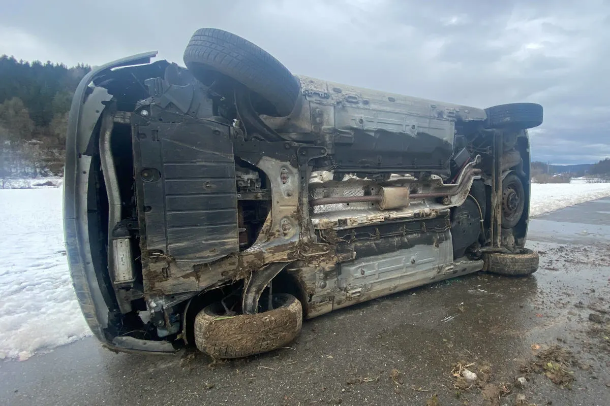 Magden AG – Auto auf die Seite gekippt