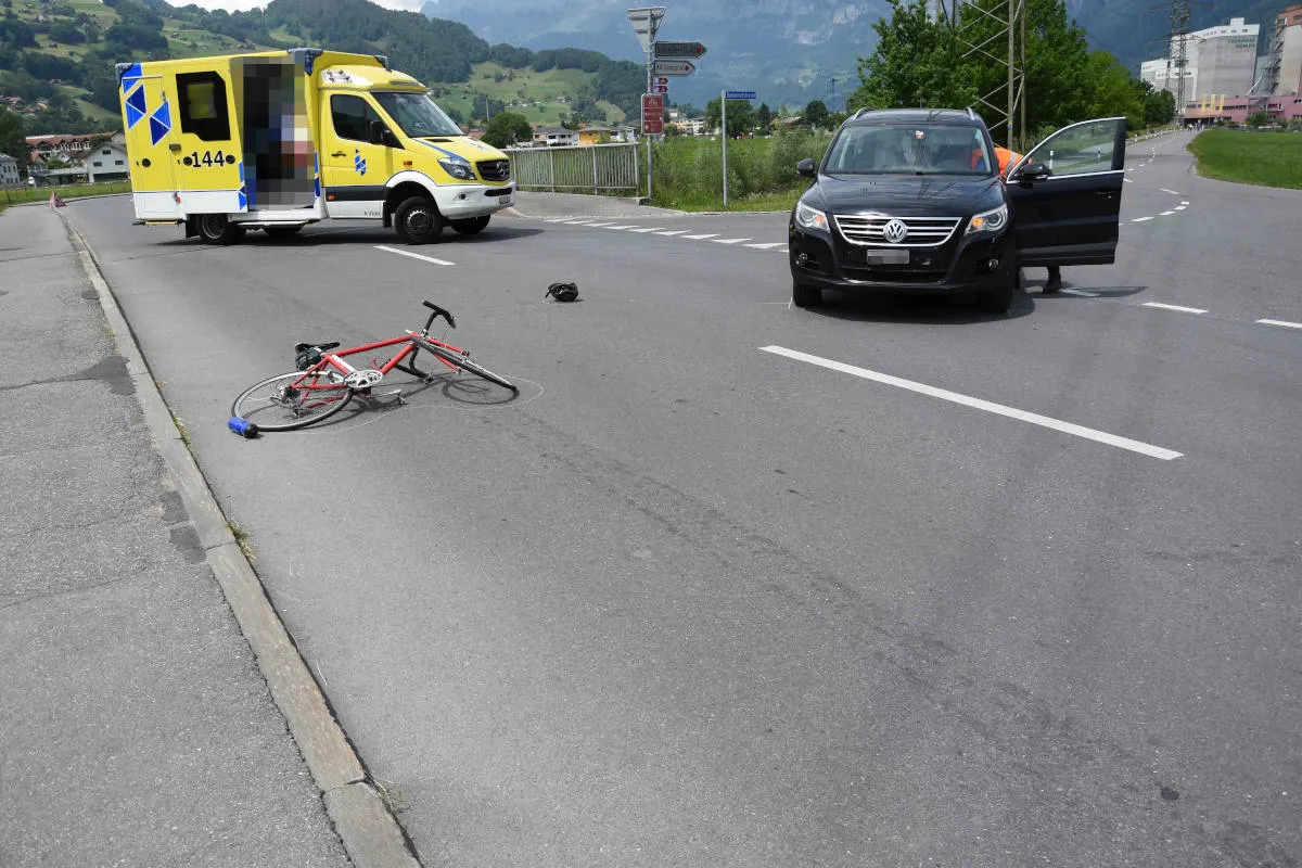 Flums SG – Kollision zwischen Auto und Rennvelo