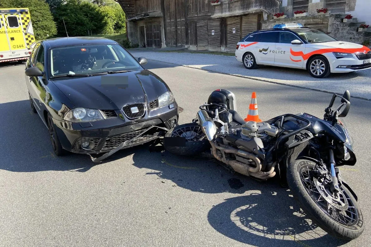 Kanton Freiburg – Fünf Verkehrsunfälle am Pfingstsonntag