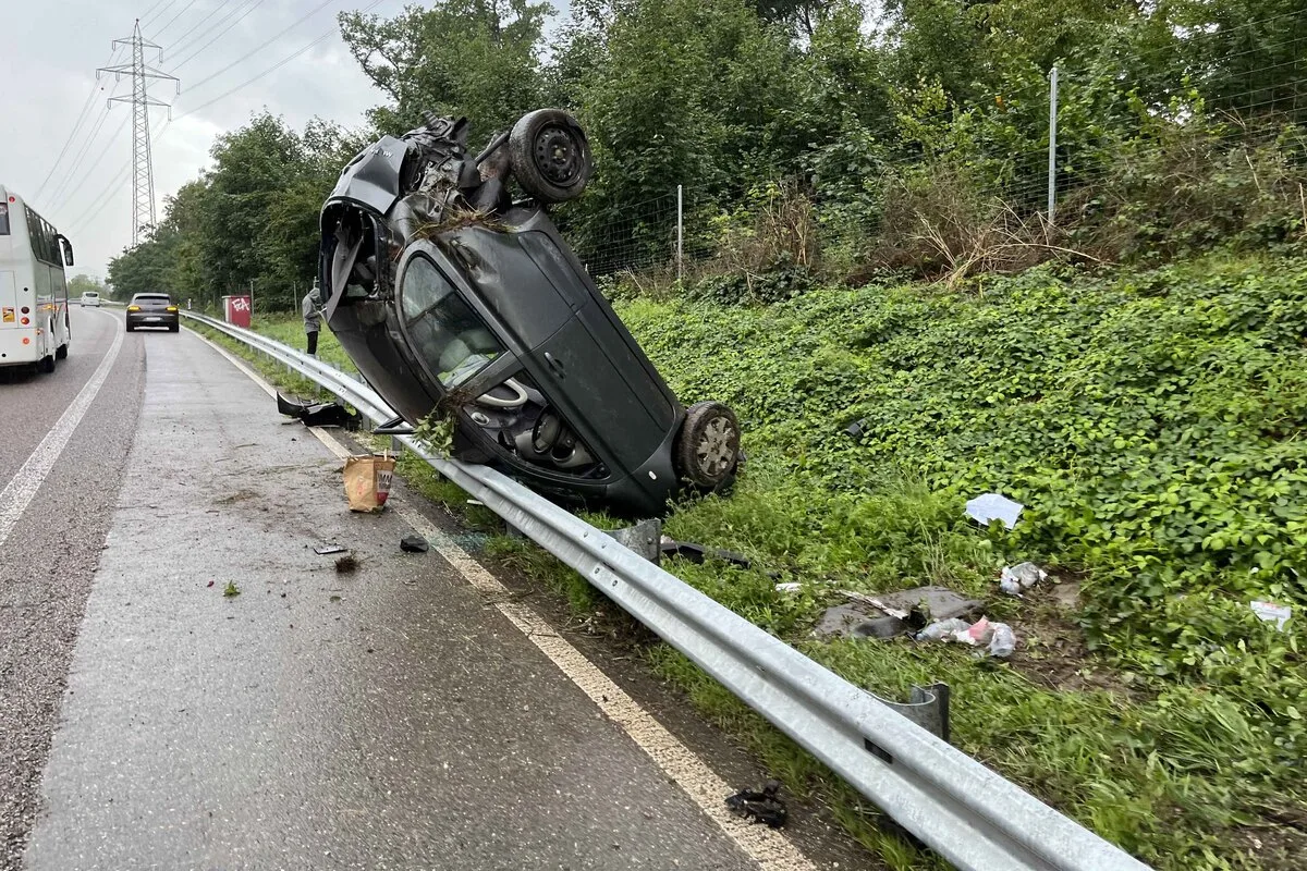 Autobahn A1 / Suhr AG - Auto überschlägt sich bei Unfall